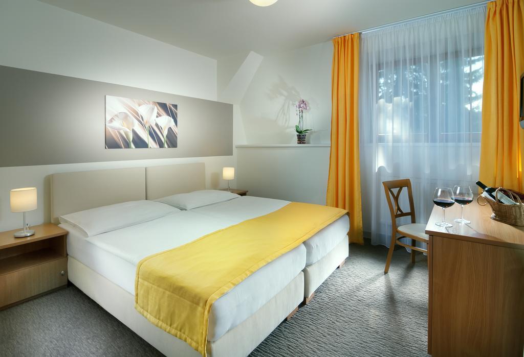 Hotel Vz Bedrichov Špindlerŭv Mlýn الغرفة الصورة